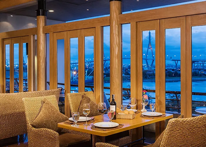 Riverfront 4*