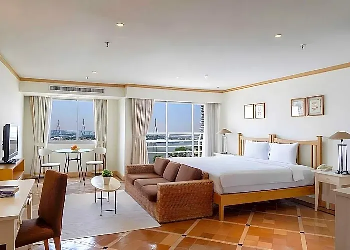 Riverfront Hotel