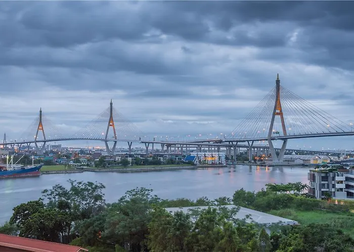 Riverfront 4*