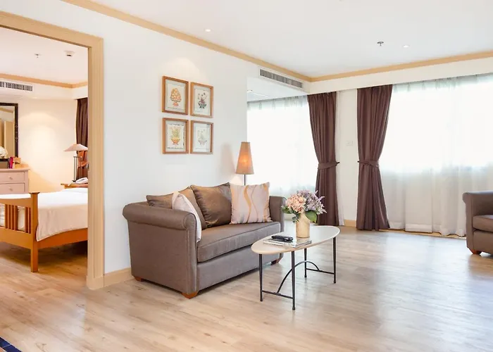 Riverfront Hotel 4*